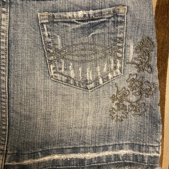 Y2K R4R Rave Jeans Blue Denim Mini Skirt Embroidered Distressed sz 3 - Picture 6 of 10